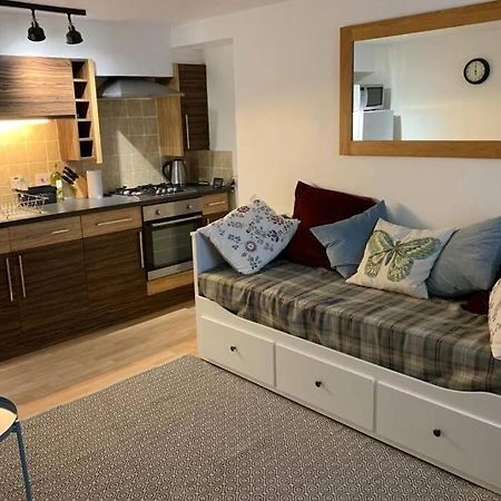 The Snug, A Great Flat In The Heart Of Peebles. Apartment Екстериор снимка